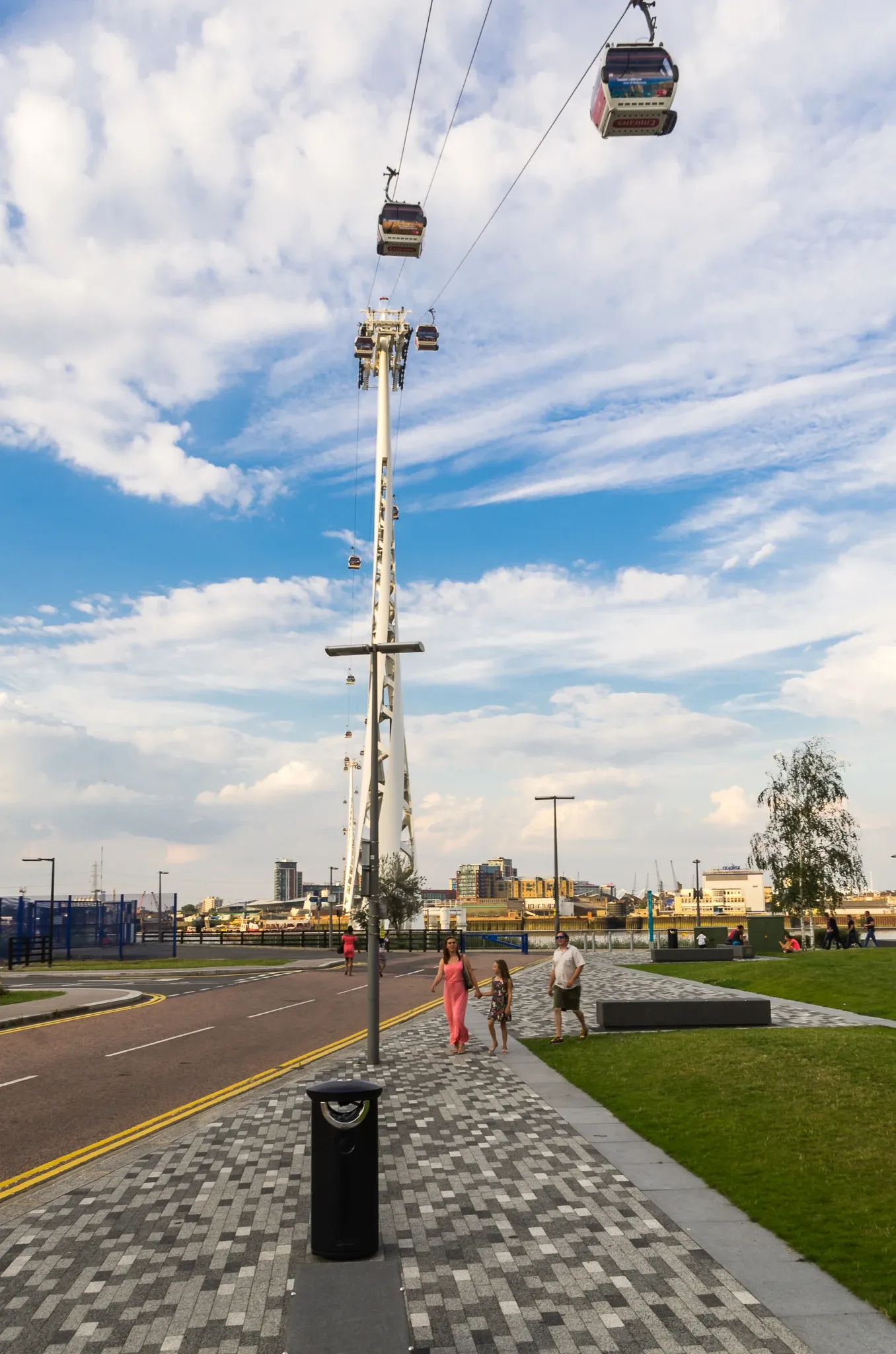 Gondola IFS Cloud Cable Car nad Royal Docks w Londynie