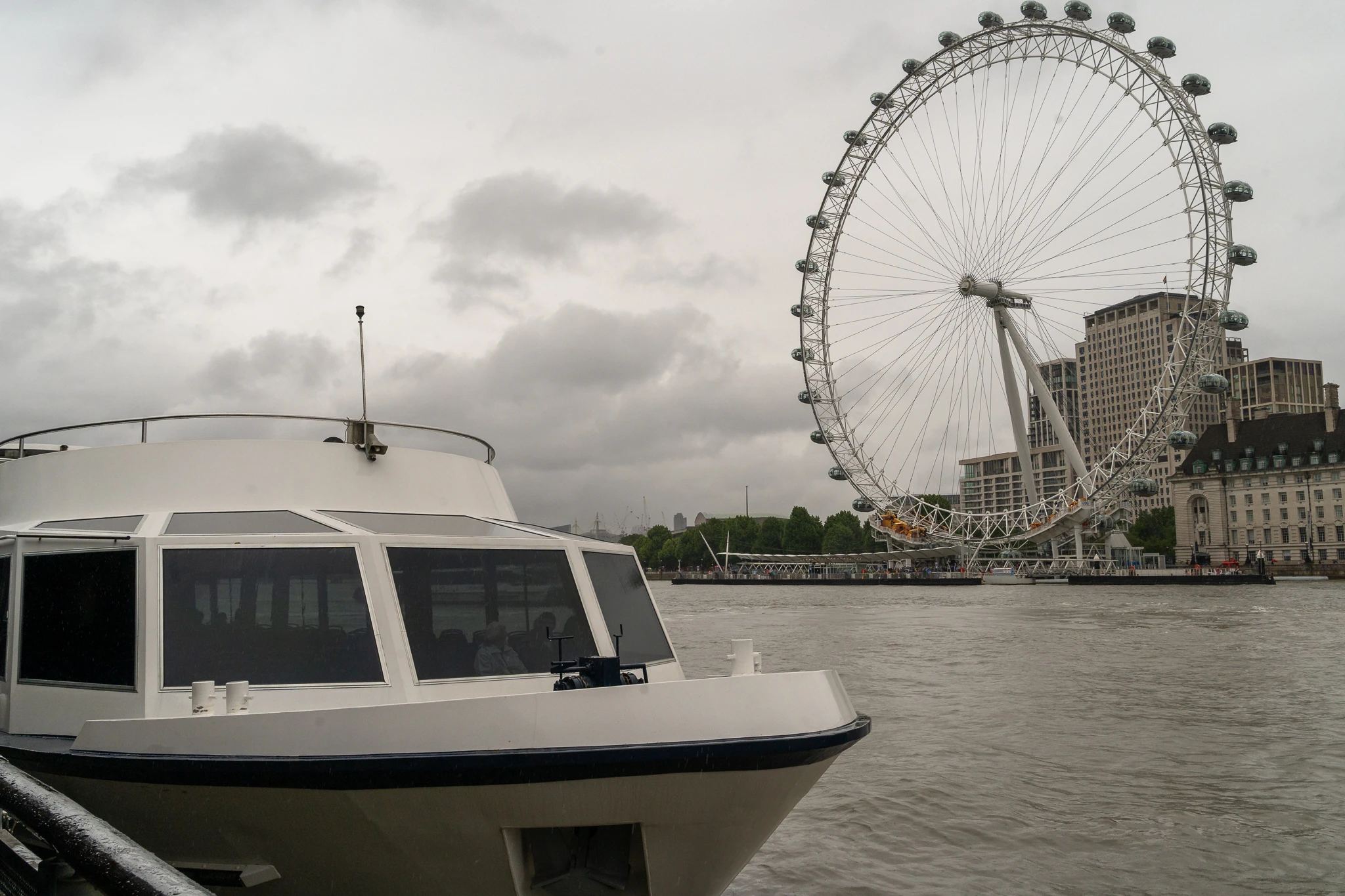 london-eye-z-pokladu-statku