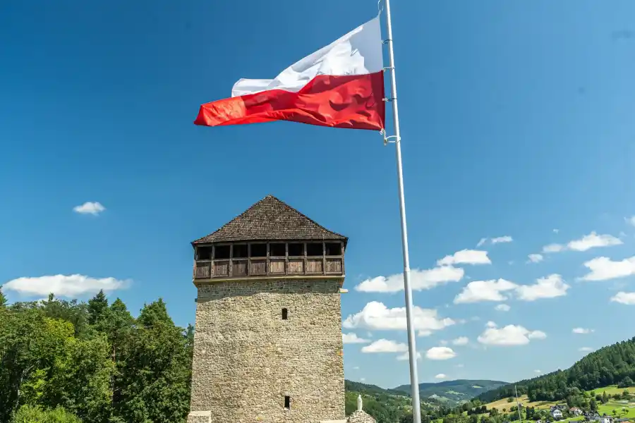 Atrakcja Muszyny zamek widok z dziedzinca