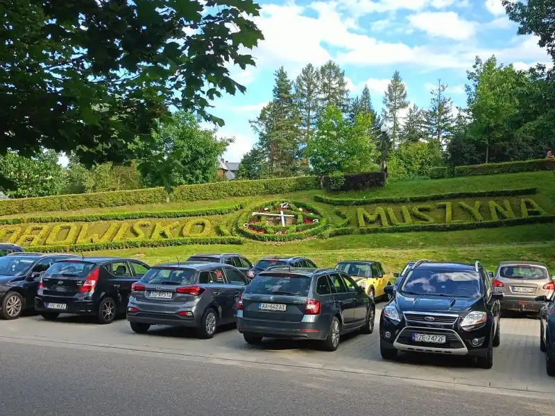 Muszyna uzdrowisko park i zegar kwiatowy