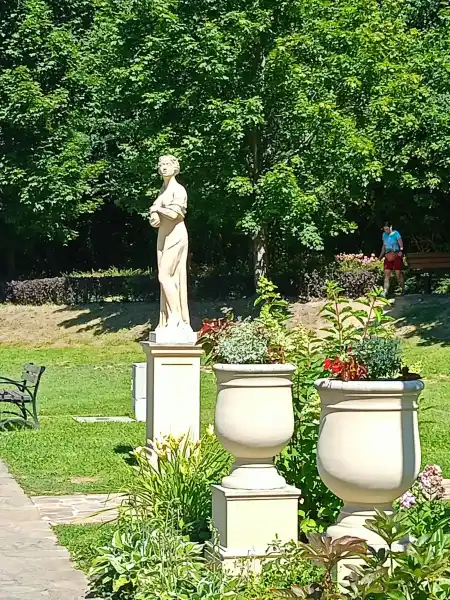 Ogrody tematyczne Muszyna Zdroj rzezba parkowa