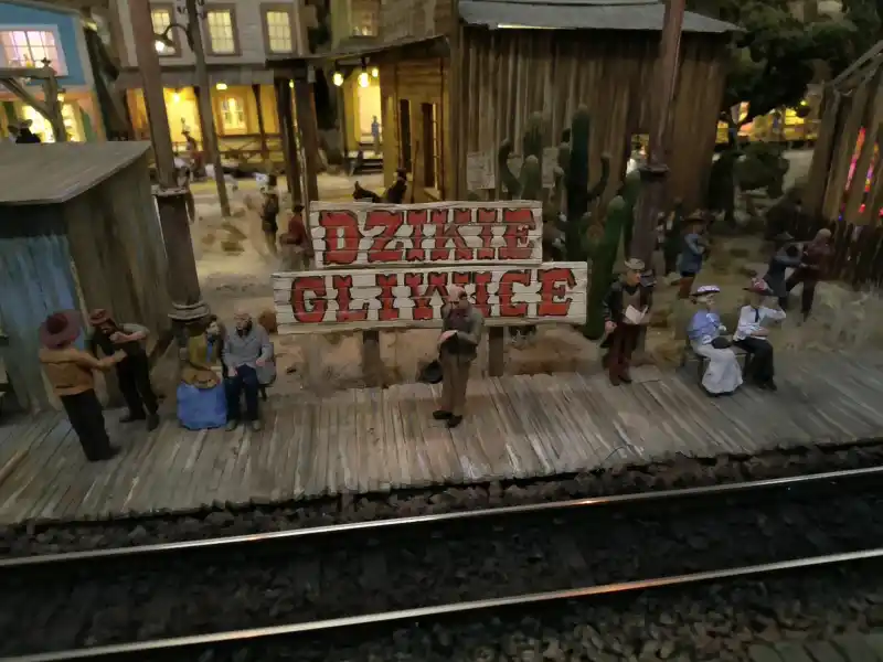 Dzikie Gliwice makieta western w Kolejkowo