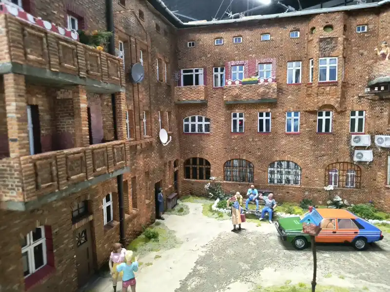 Kolejkowo Gliwice podworko kamienicy