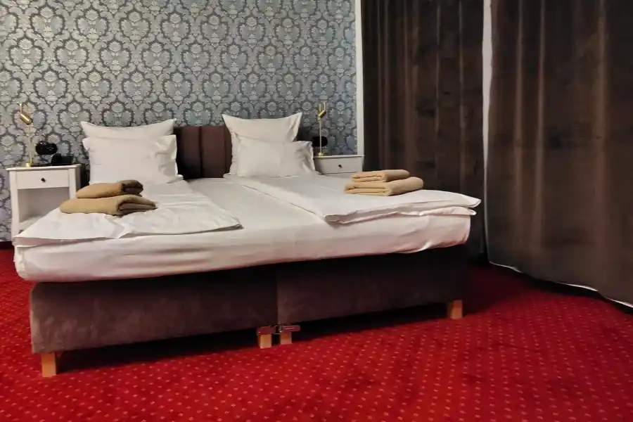 u pollera pokoj hotelowy 012