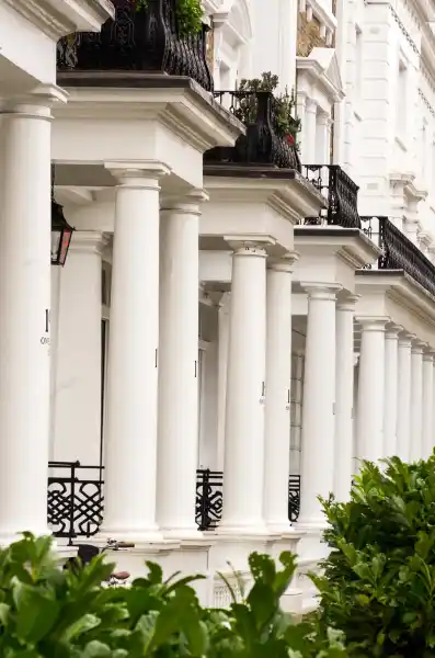 biale kamienice kolumny notting hill londyn