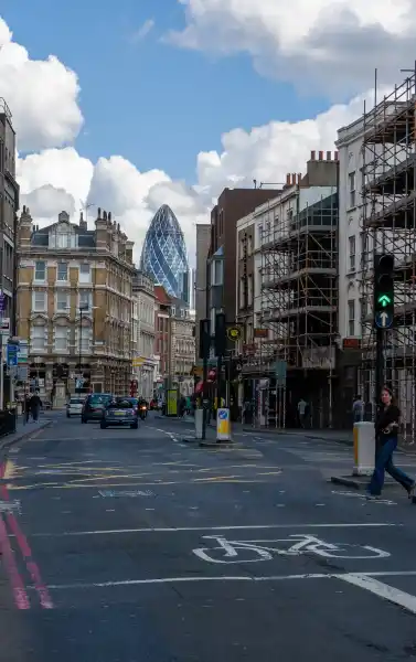 city of london ulica the gherkin wiezowiec