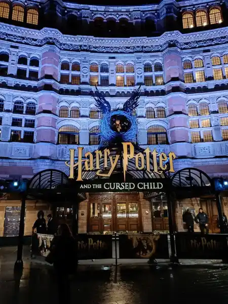harry potter cursed child teatr londyn noc