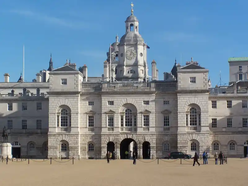 horse guards parade pelny widok londyn