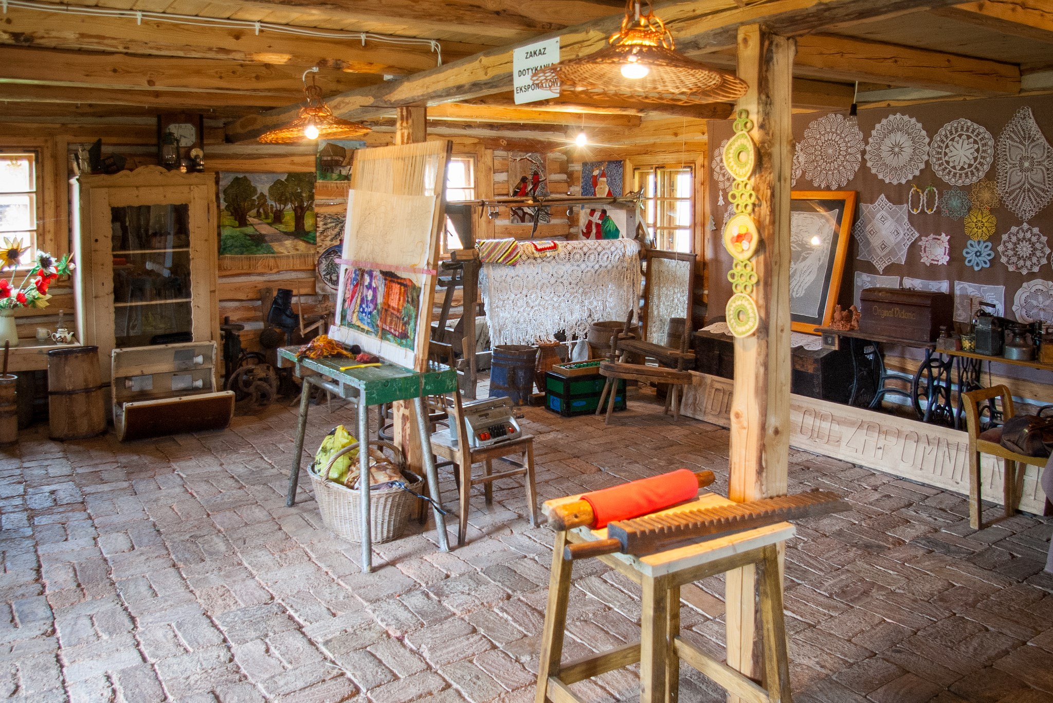 Kudowa zdroj - szlak ginacych zawodow - warsztat tkacki Kudowa zdroj - szlak ginacych zawodow - warsztat tkacki