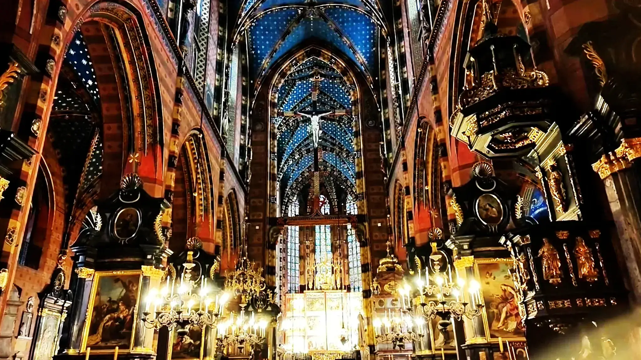 Wnętrze Kościoła Mariackiego i Ołtarz Wita Stwosza