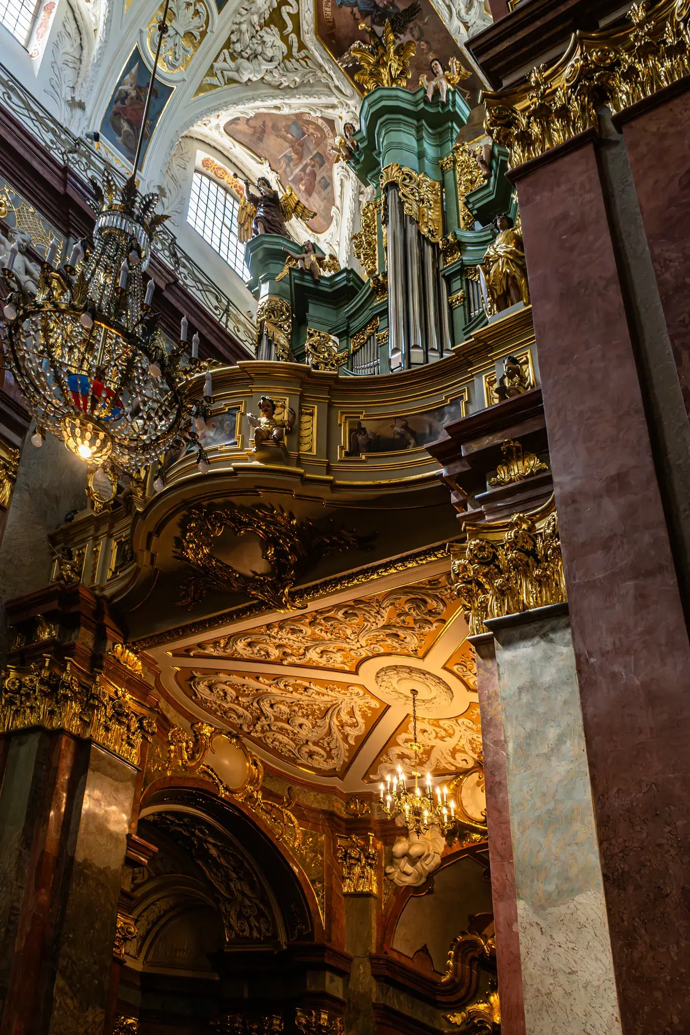 Jasna Góra- - Wnętrze Bazyliki